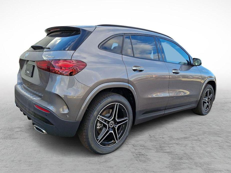 new 2025 Mercedes-Benz GLA 250 car, priced at $53,270