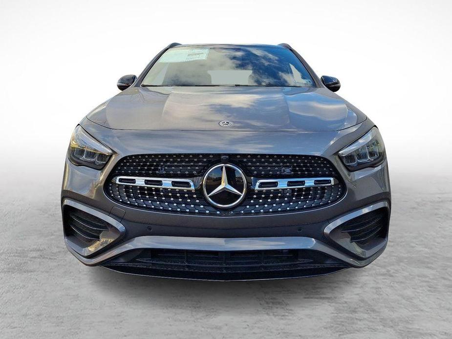 new 2025 Mercedes-Benz GLA 250 car, priced at $53,270