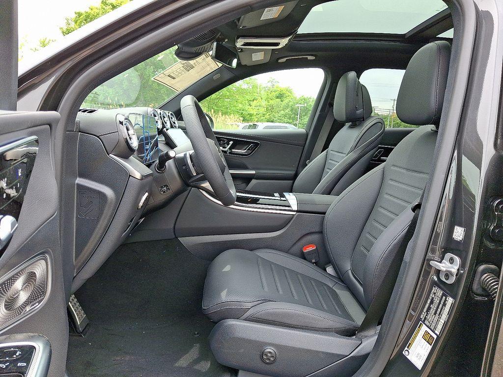 new 2025 Mercedes-Benz GLC 300 car, priced at $61,370