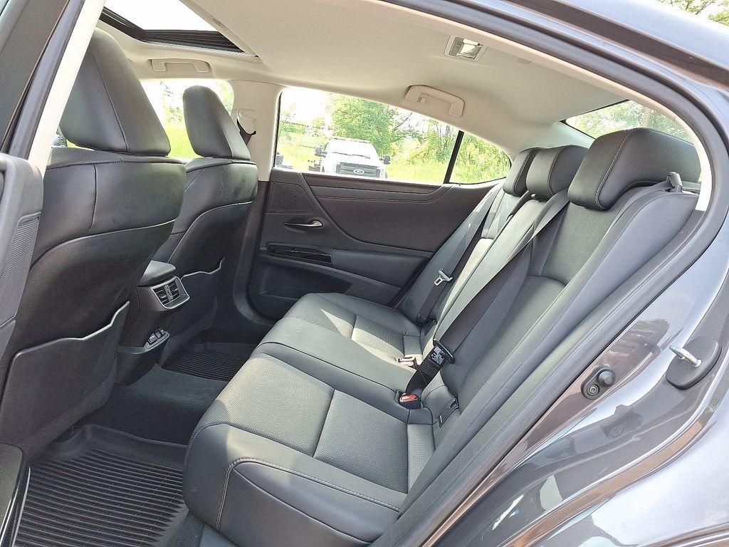 used 2022 Lexus ES 350 car, priced at $34,999