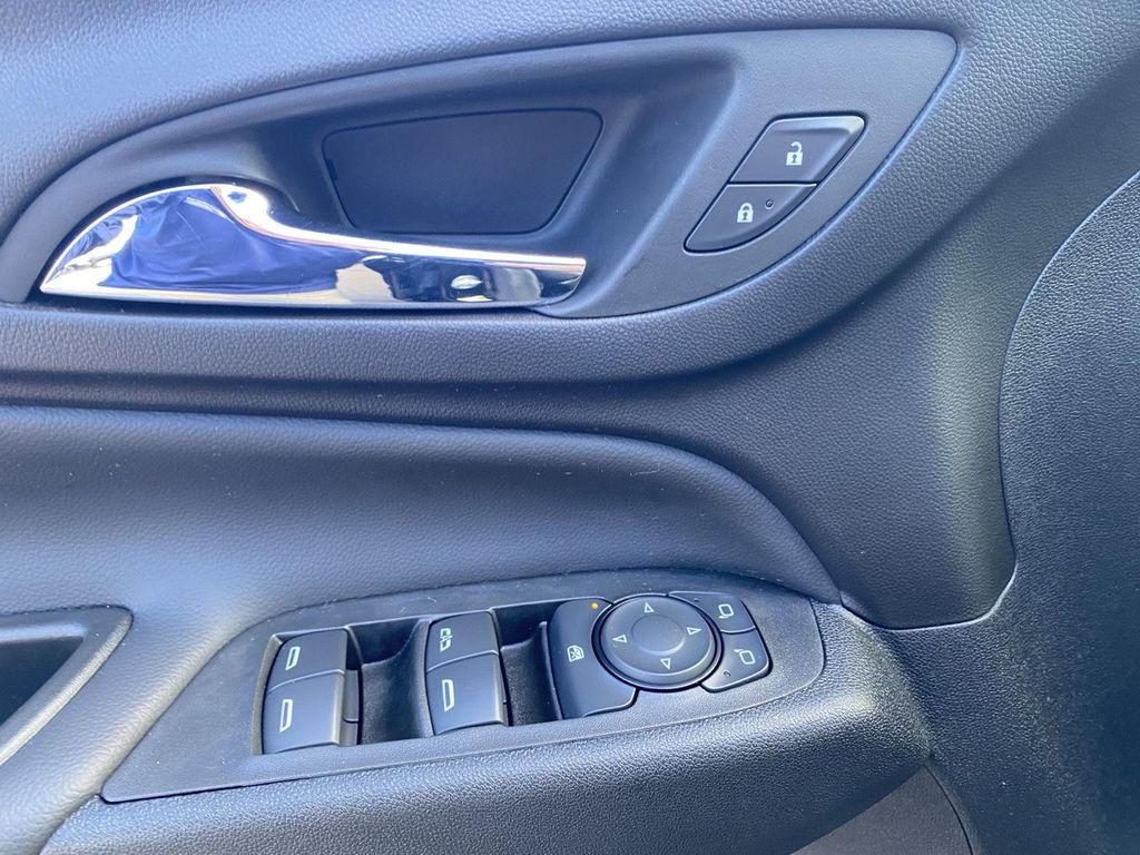 used 2022 Chevrolet Equinox car, priced at $22,999