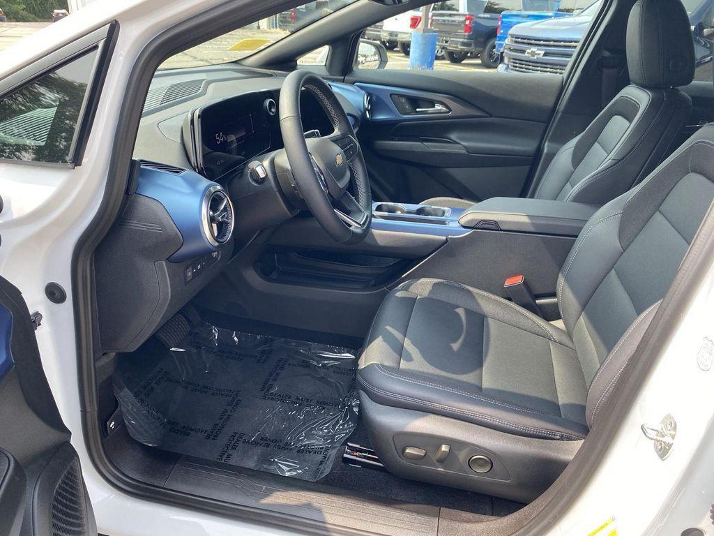 used 2025 Chevrolet Equinox EV car, priced at $29,999