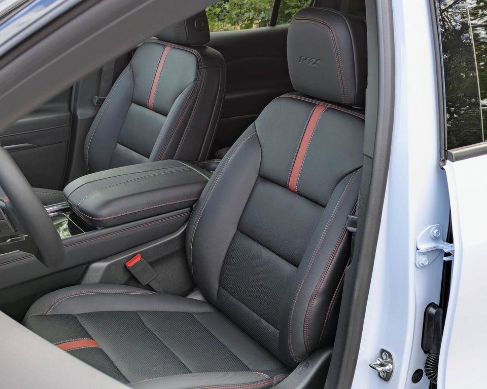 new 2026 Chevrolet Traverse car, priced at $59,290