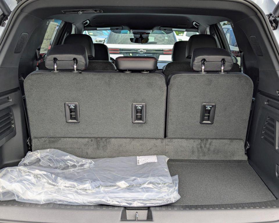 new 2026 Chevrolet Traverse car, priced at $59,290