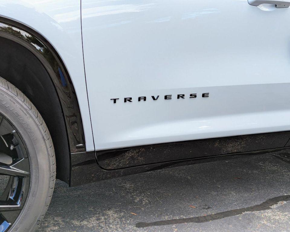 new 2026 Chevrolet Traverse car, priced at $59,290