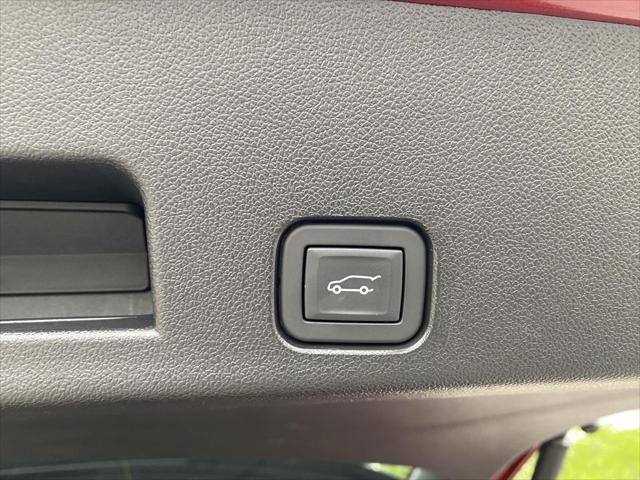 used 2024 Chevrolet Traverse car, priced at $54,999