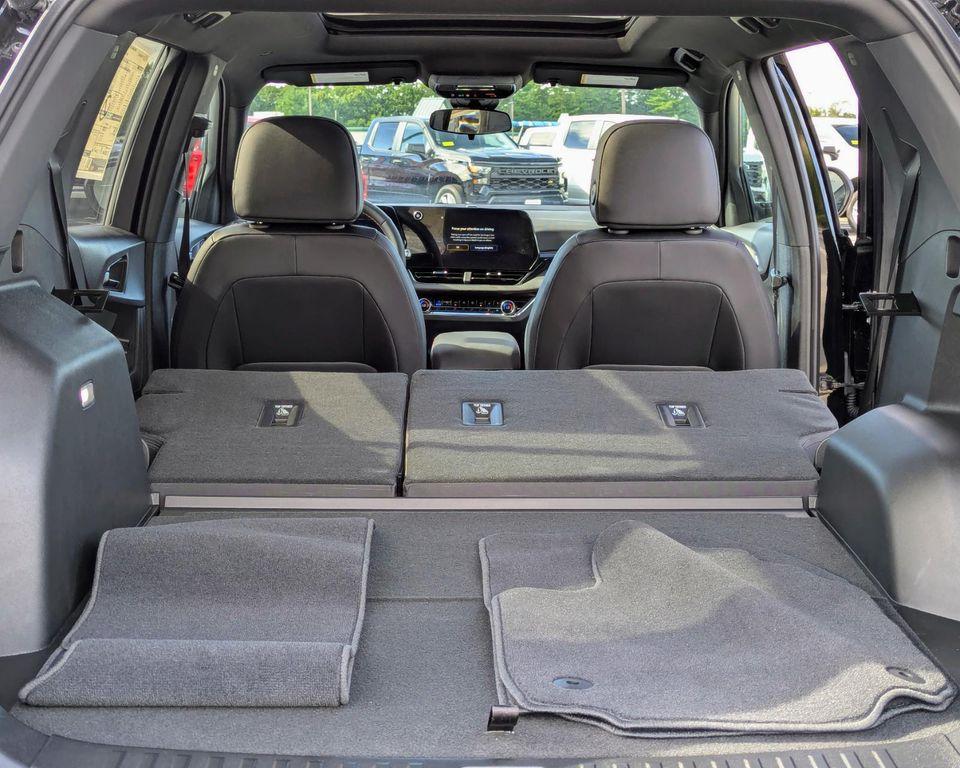 new 2026 Chevrolet Equinox car, priced at $39,105