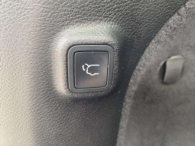 used 2021 Jeep Cherokee car, priced at $22,999