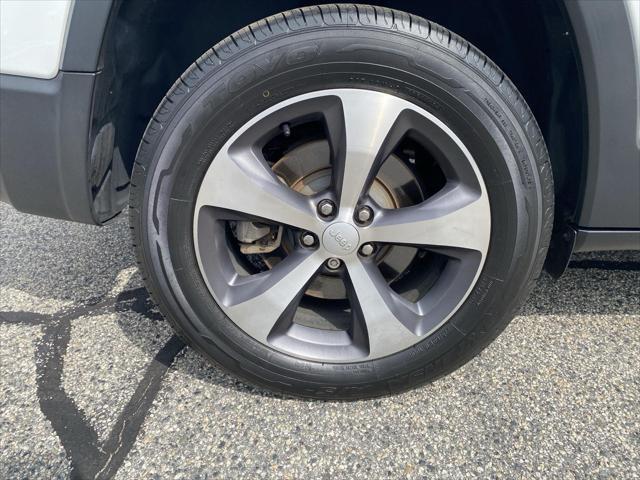 used 2021 Jeep Cherokee car, priced at $22,999