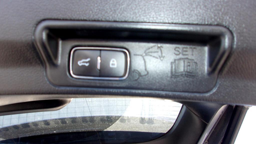 used 2020 Ford Explorer car, priced at $27,995