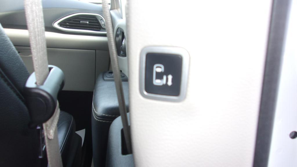 used 2022 Chrysler Pacifica car, priced at $21,995