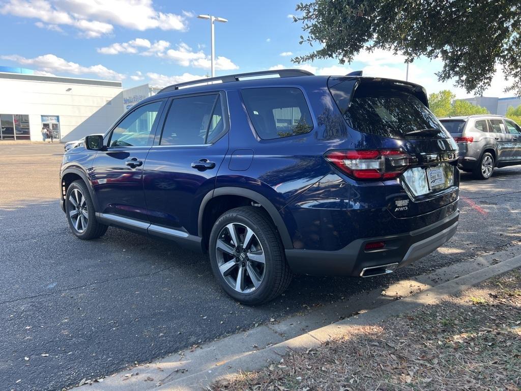 new 2025 Honda Pilot car, priced at $51,825