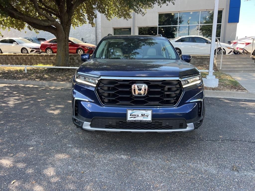 new 2025 Honda Pilot car, priced at $51,825