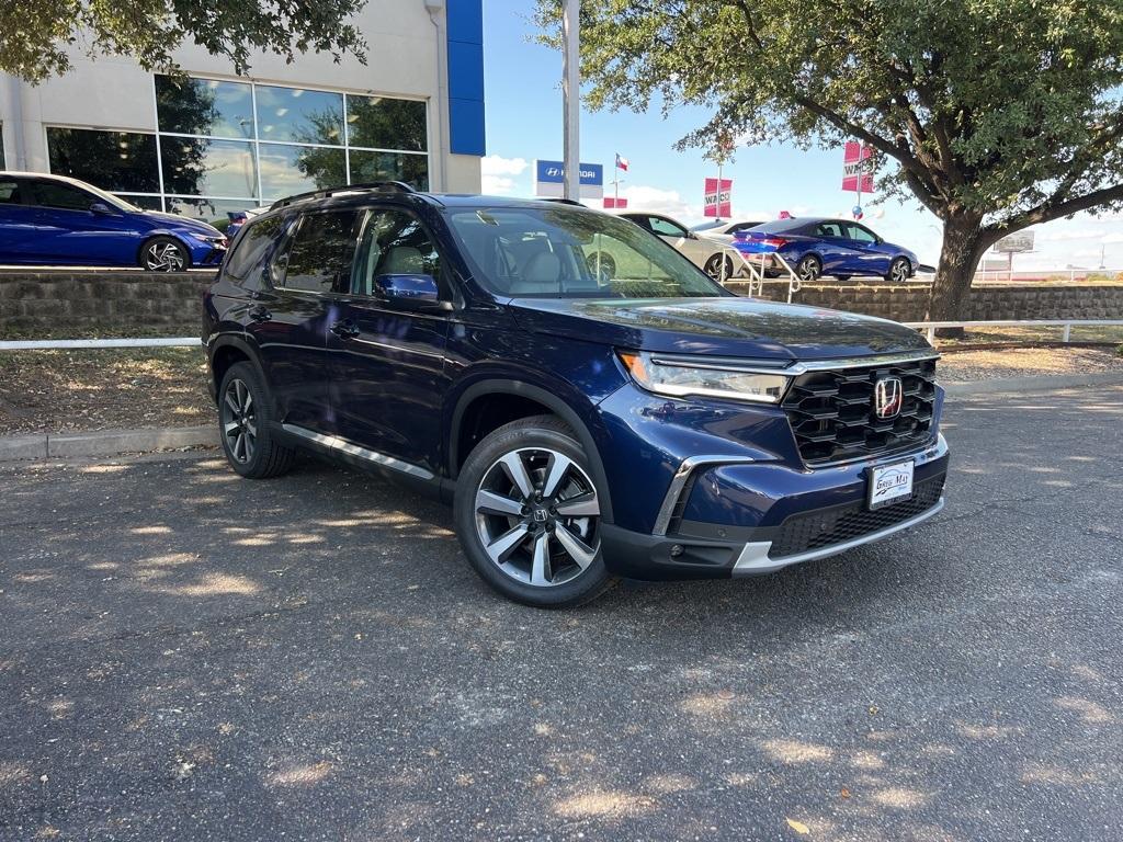 new 2025 Honda Pilot car, priced at $51,825