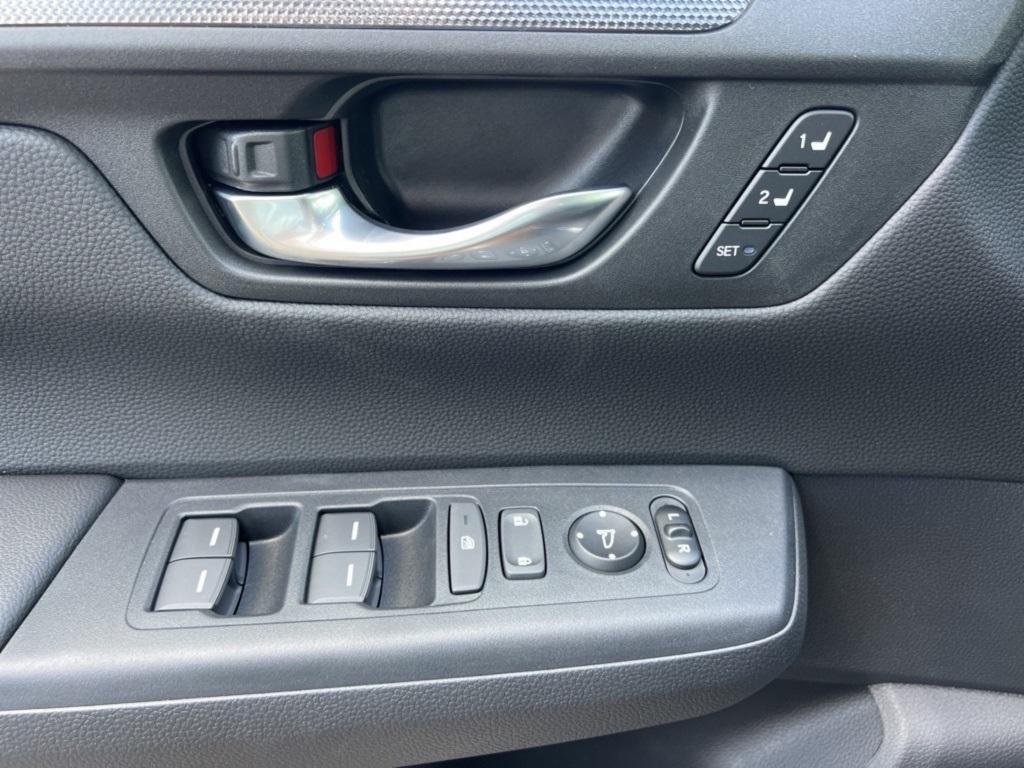 new 2026 Honda CR-V Hybrid car, priced at $40,175