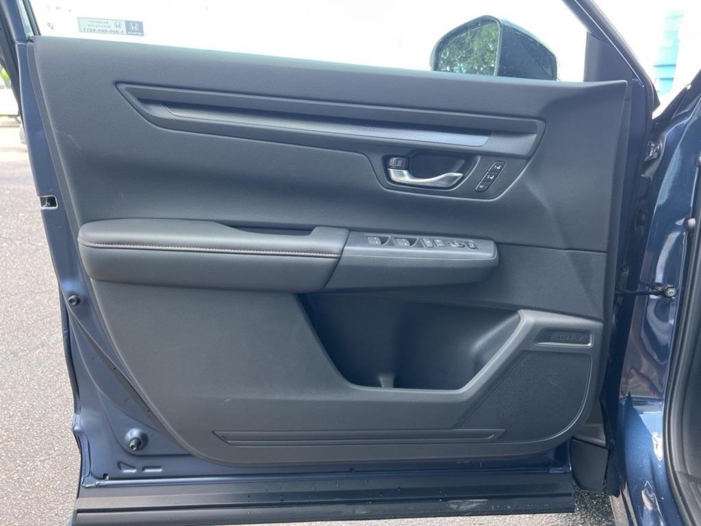 new 2026 Honda CR-V Hybrid car, priced at $40,175