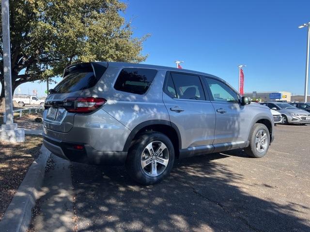 new 2025 Honda Pilot car, priced at $44,895