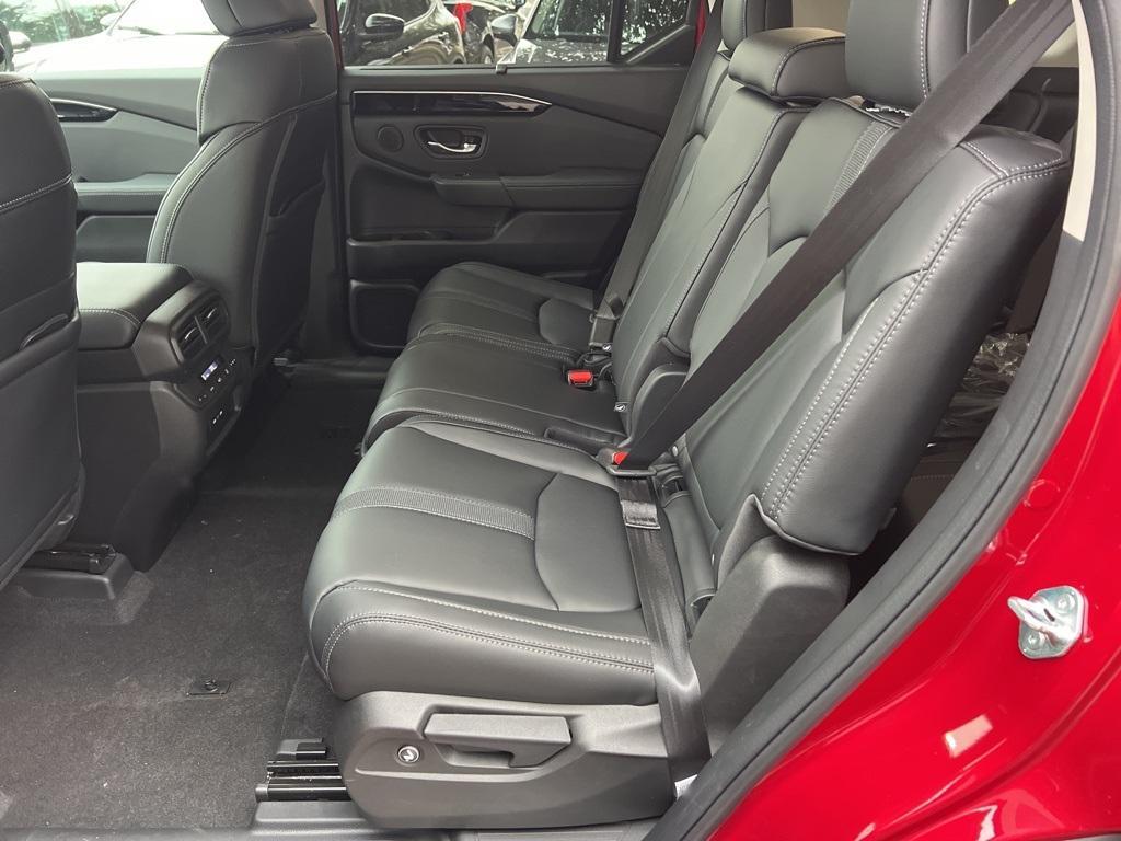 new 2025 Honda Pilot car, priced at $46,005