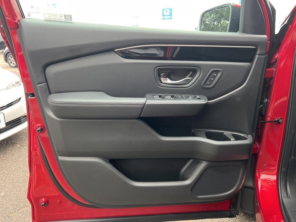 new 2025 Honda Pilot car, priced at $46,005