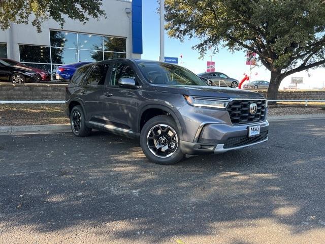 new 2025 Honda Pilot car, priced at $48,895