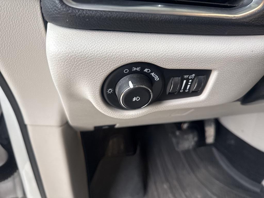 used 2017 Chrysler Pacifica car, priced at $16,887