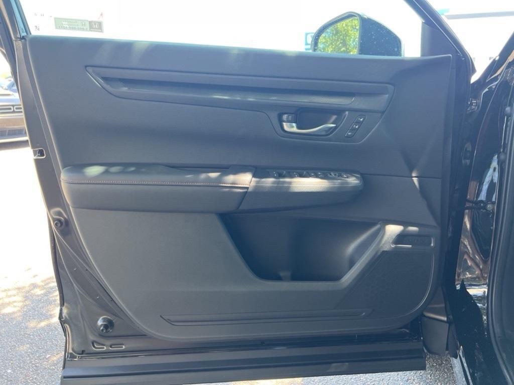 new 2026 Honda CR-V Hybrid car, priced at $41,675