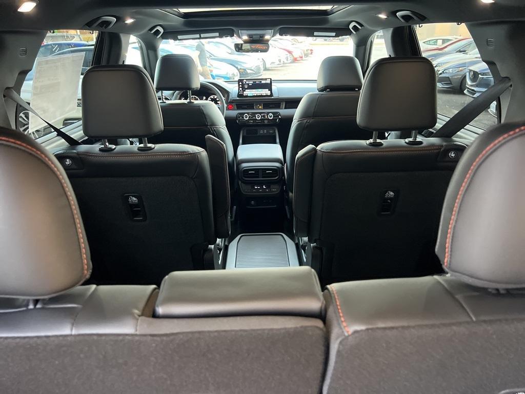 new 2025 Honda Pilot car, priced at $49,350