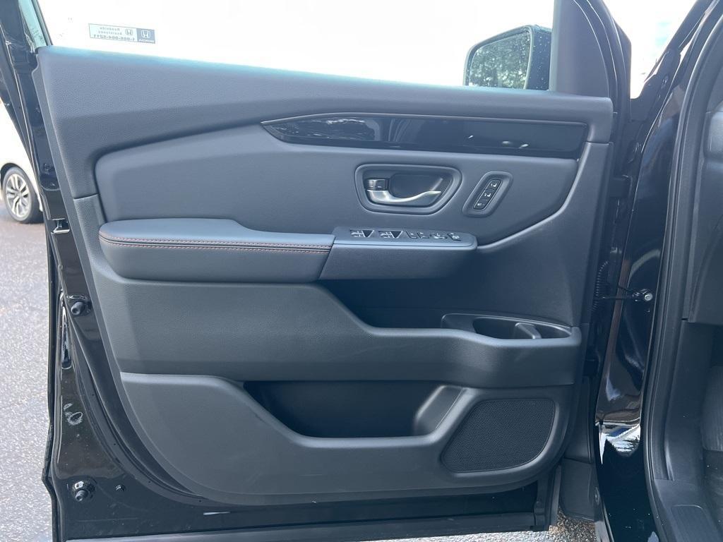 new 2025 Honda Pilot car, priced at $49,350