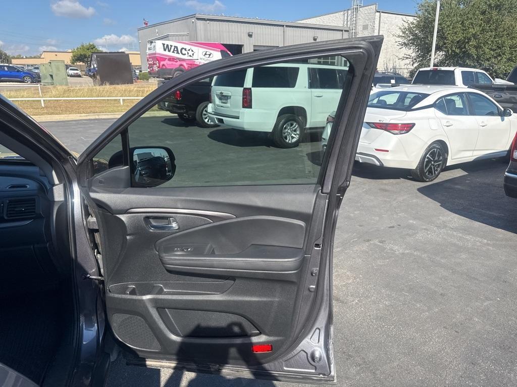 used 2021 Honda Pilot car, priced at $26,313