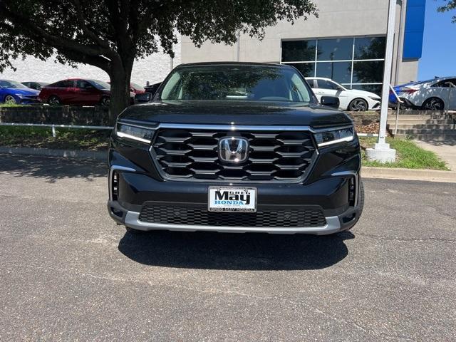 new 2025 Honda Pilot car, priced at $45,680