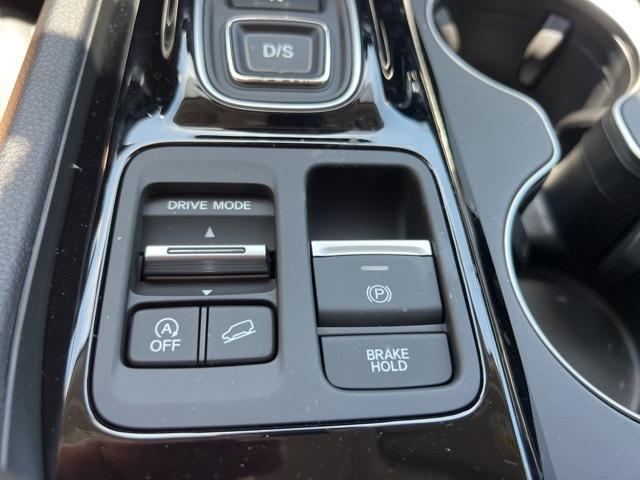 new 2025 Honda Pilot car, priced at $45,680