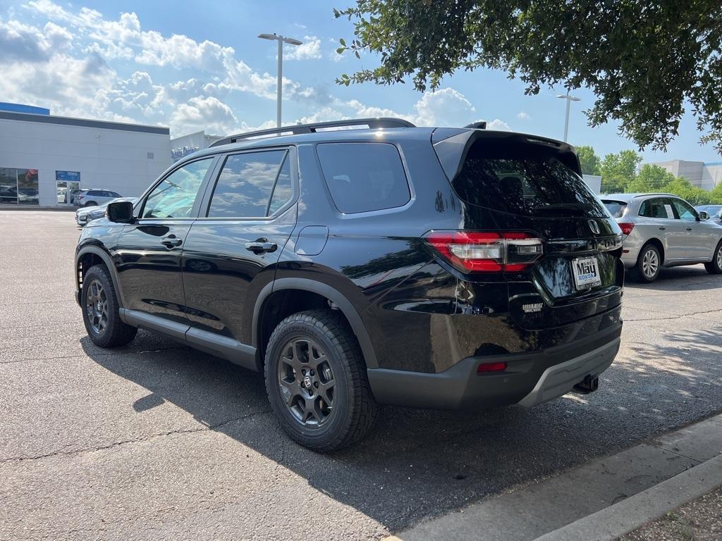 new 2025 Honda Pilot car, priced at $50,850