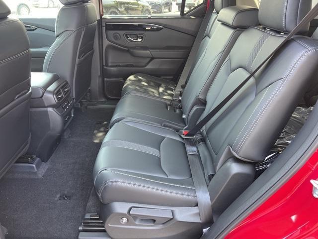 new 2025 Honda Pilot car, priced at $45,405