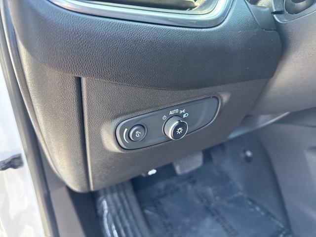 used 2022 Chevrolet Equinox car, priced at $18,989
