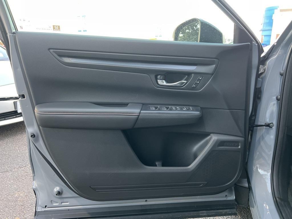 new 2026 Honda CR-V Hybrid car, priced at $40,630