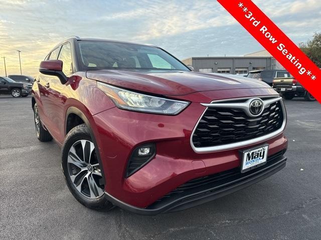 used 2020 Toyota Highlander car, priced at $26,636