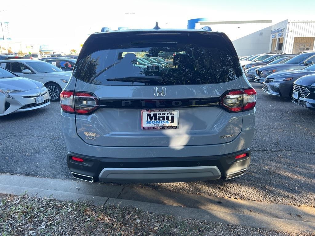 new 2025 Honda Pilot car, priced at $51,950