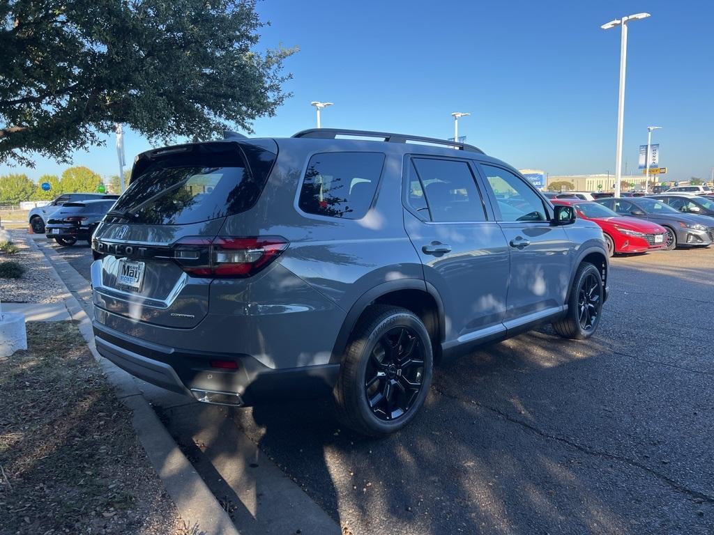 new 2025 Honda Pilot car, priced at $51,950