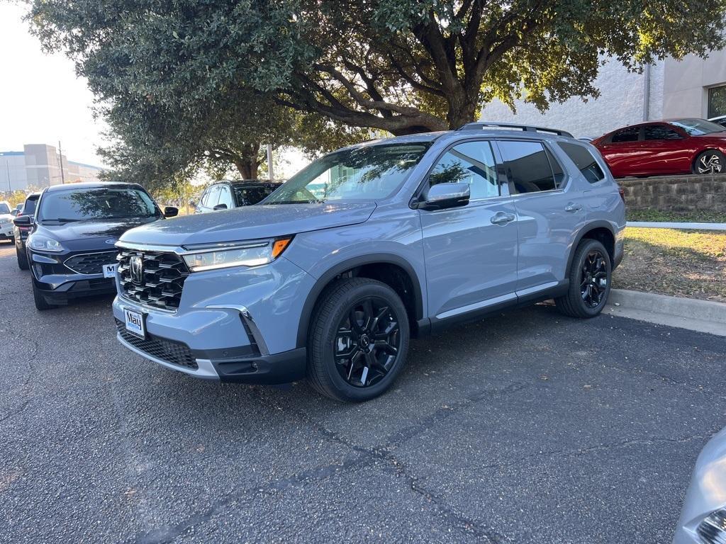 new 2025 Honda Pilot car, priced at $51,950