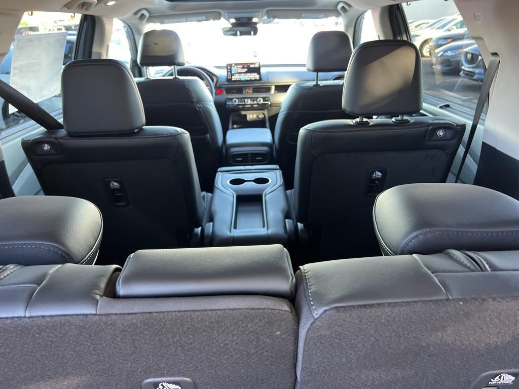 new 2025 Honda Pilot car, priced at $51,950