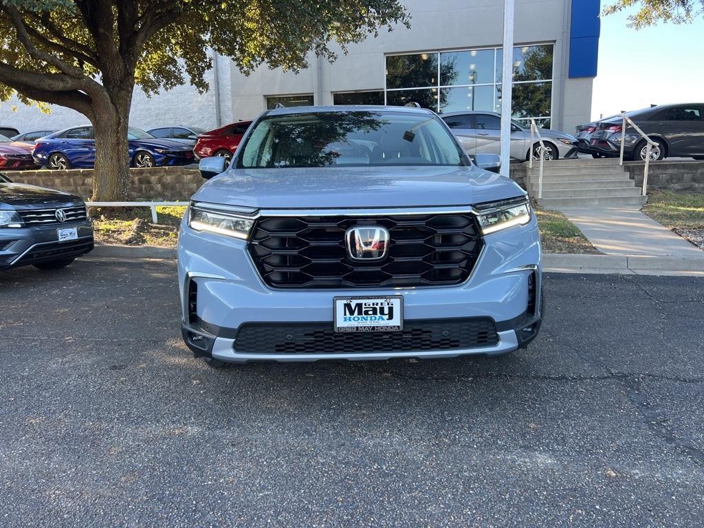 new 2025 Honda Pilot car, priced at $51,950