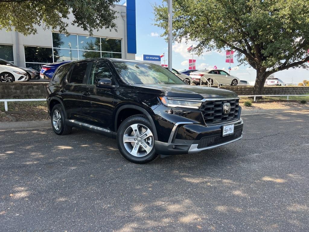new 2025 Honda Pilot car, priced at $47,095