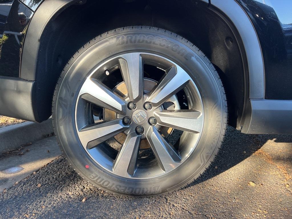 new 2025 Honda Pilot car, priced at $49,550