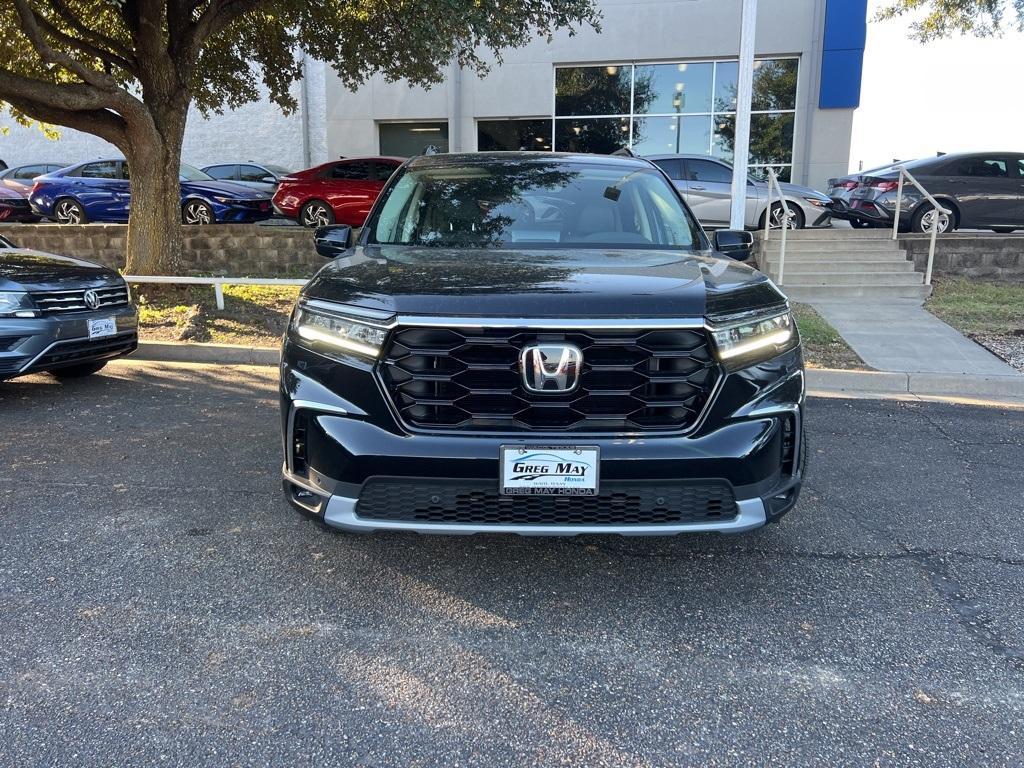 new 2025 Honda Pilot car, priced at $49,550