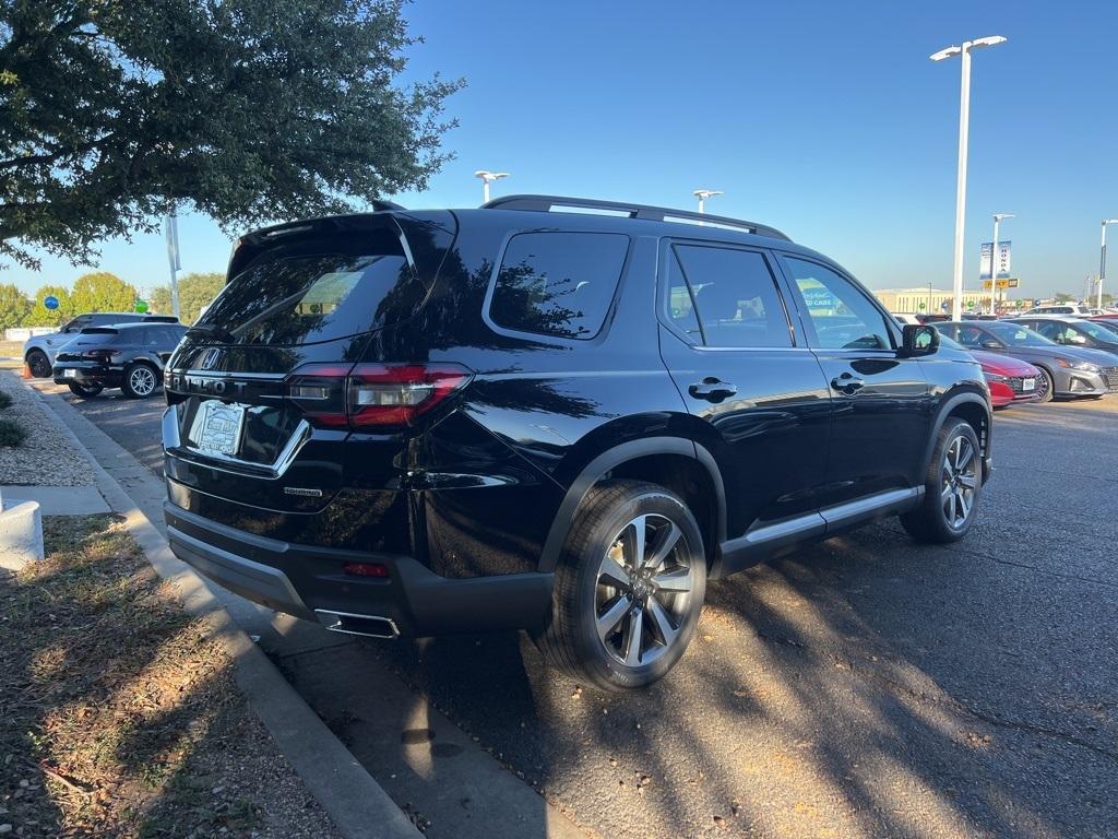 new 2025 Honda Pilot car, priced at $49,550