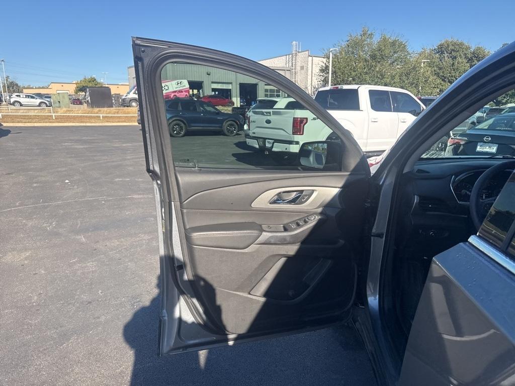 used 2020 Chevrolet Traverse car, priced at $12,252