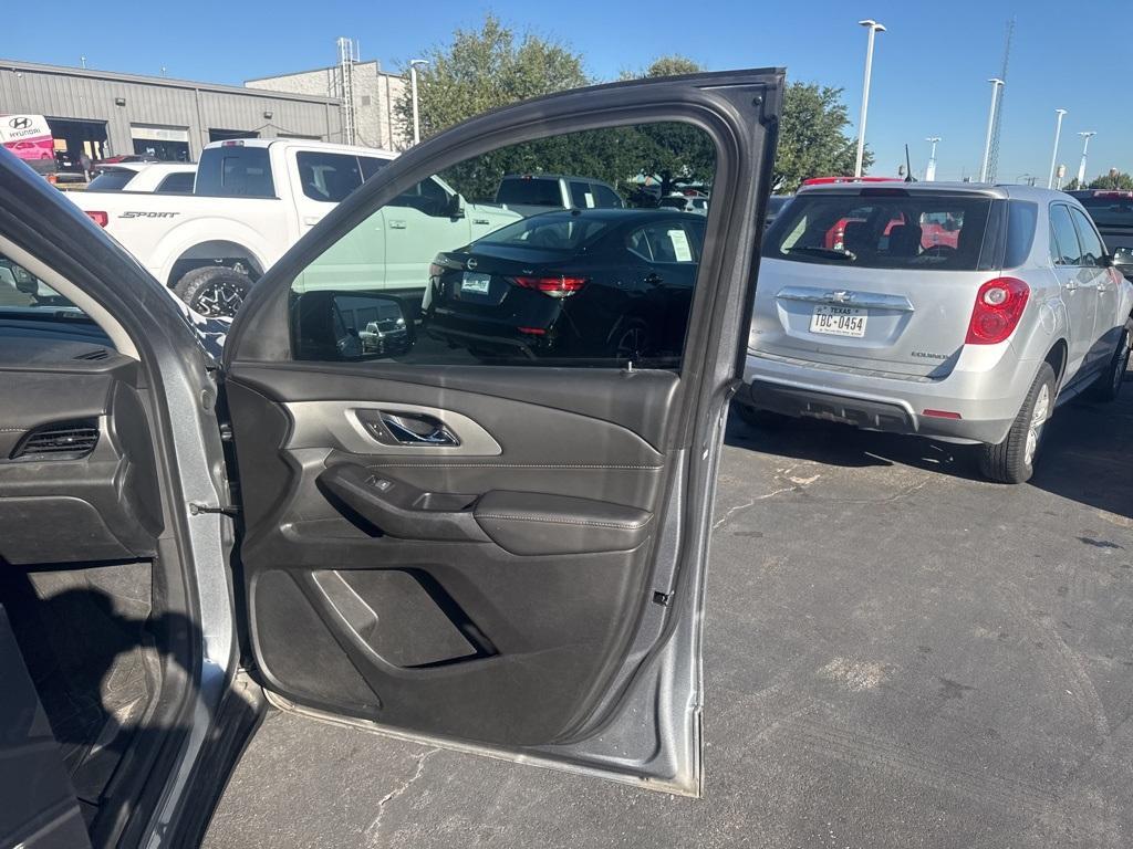 used 2020 Chevrolet Traverse car, priced at $12,252