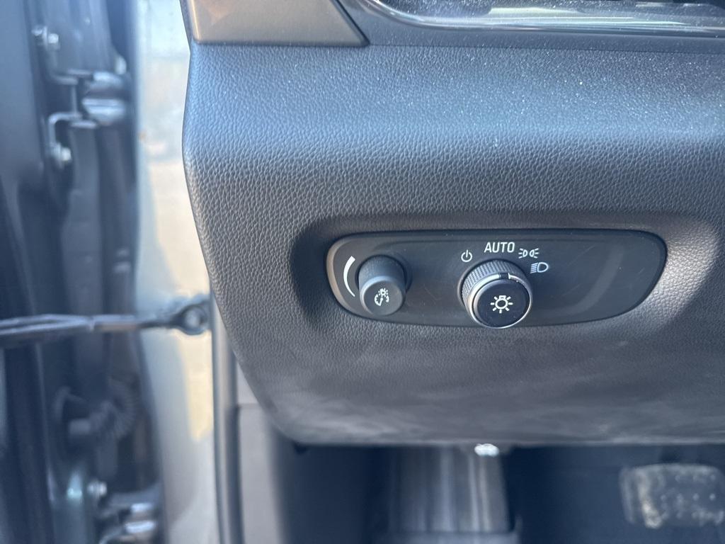 used 2020 Chevrolet Traverse car, priced at $12,252