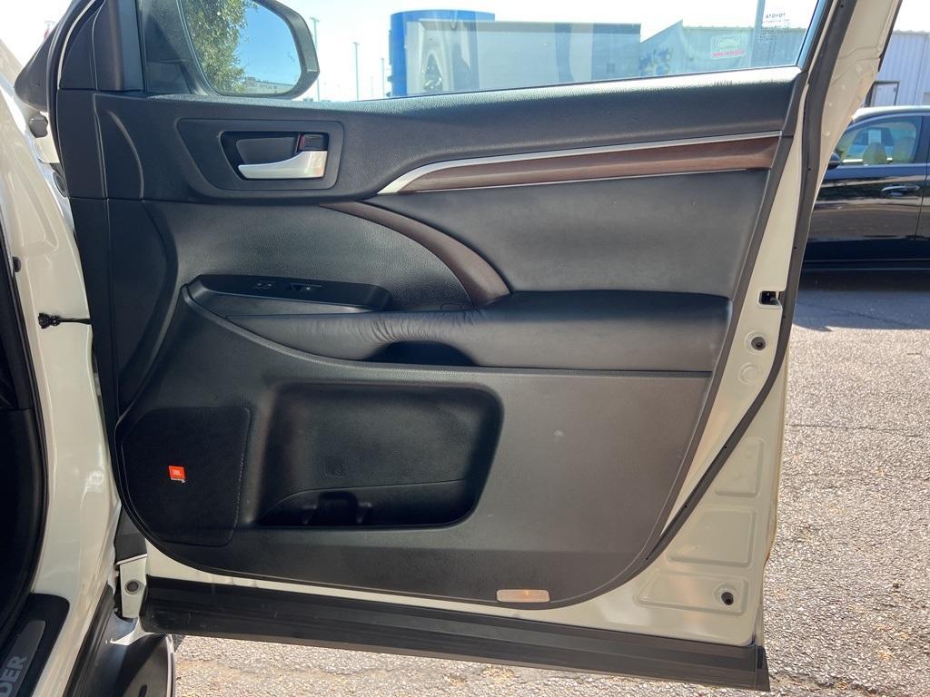 used 2016 Toyota Highlander car, priced at $18,703