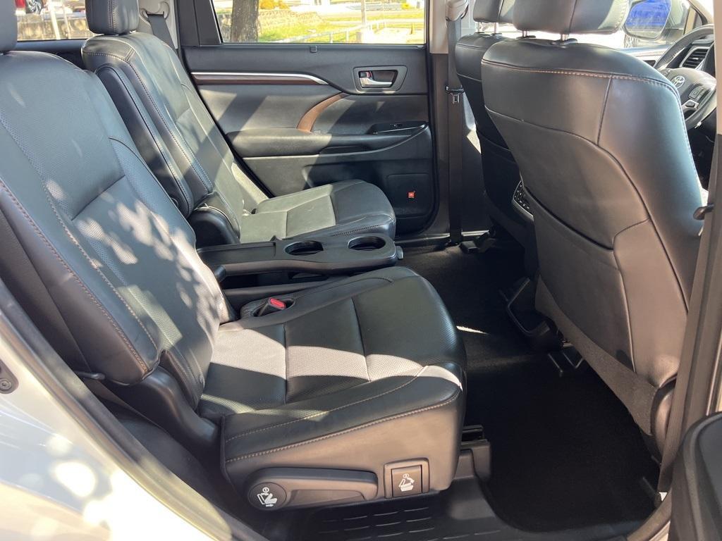 used 2016 Toyota Highlander car, priced at $18,703